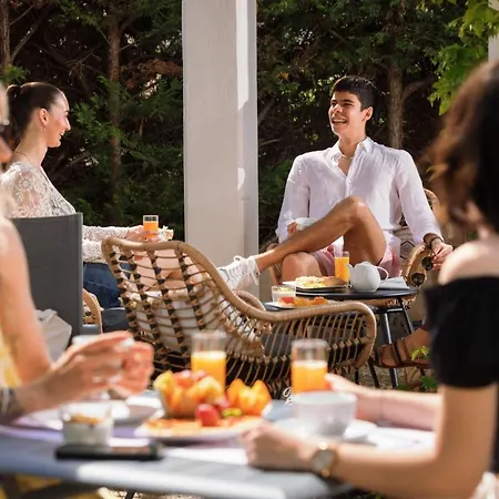 Hotel Western Des Orangers 4*